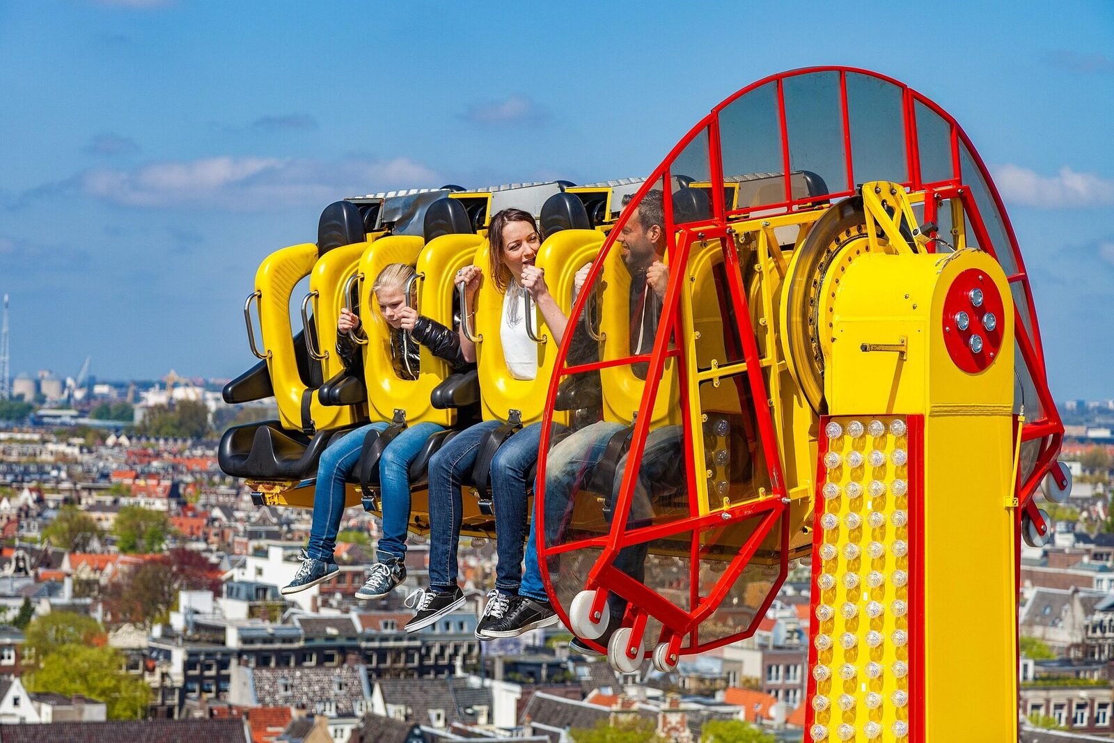 Fairground thrill ride