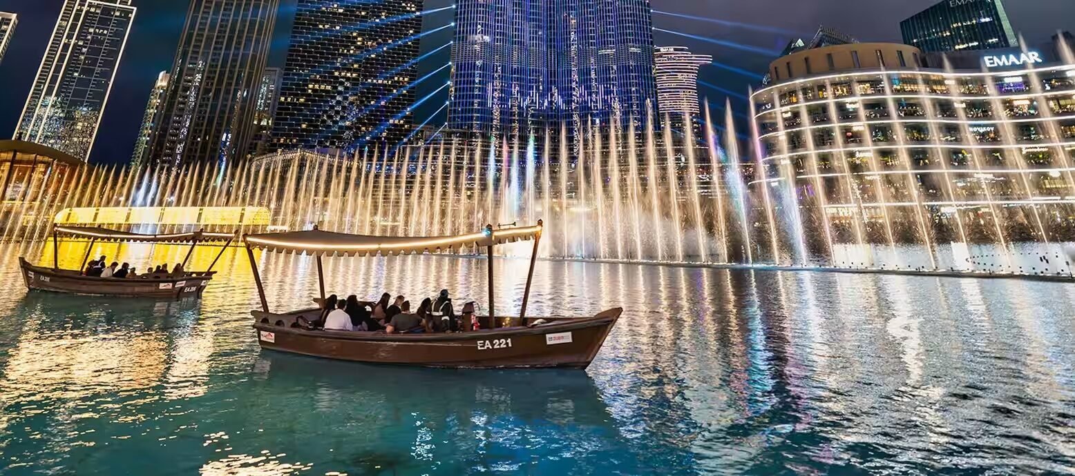 Dubai Fountain show at night