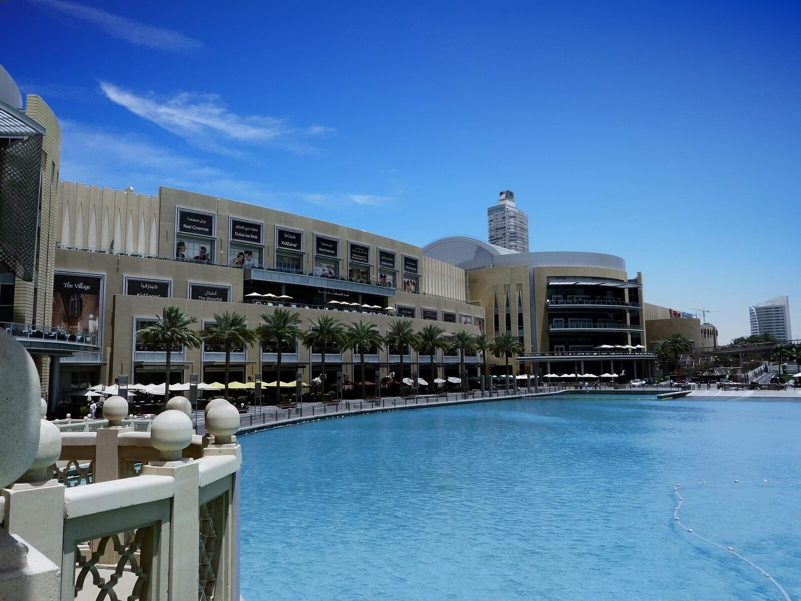 Dubai Mall waterfront